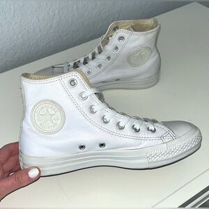 Leather Converse High Top Chuck Taylors Unisex W7 / M5